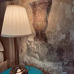 Torre 1100 - Rough Luxe In 12th Century Tower Florence
