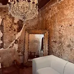 Torre 1100 - Rough Luxe In 12th Century Tower Apartment