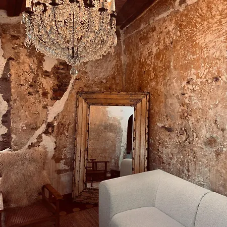 Torre 1100 - Rough Luxe In 12th Century Tower Daire